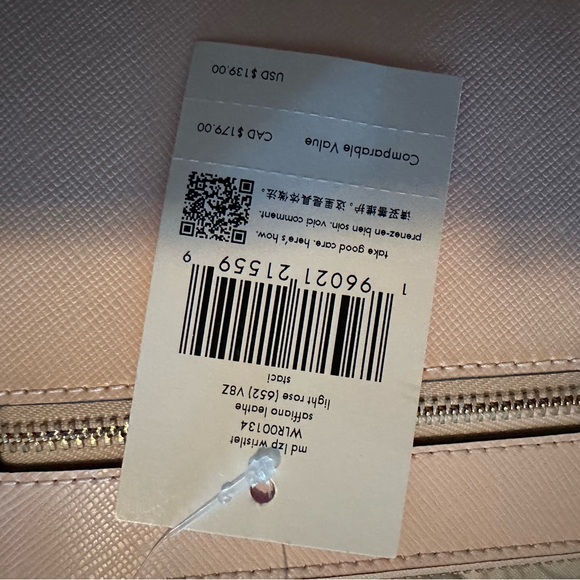 NWT Kate Spade medium wristlet - Picture 2 of 3